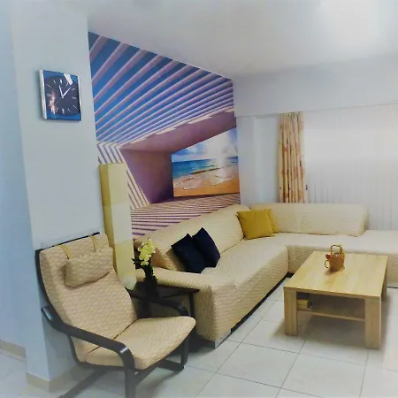 Unique Great Floor By The Ocean With Open Terrace. Separate Entrance. Adults Only *